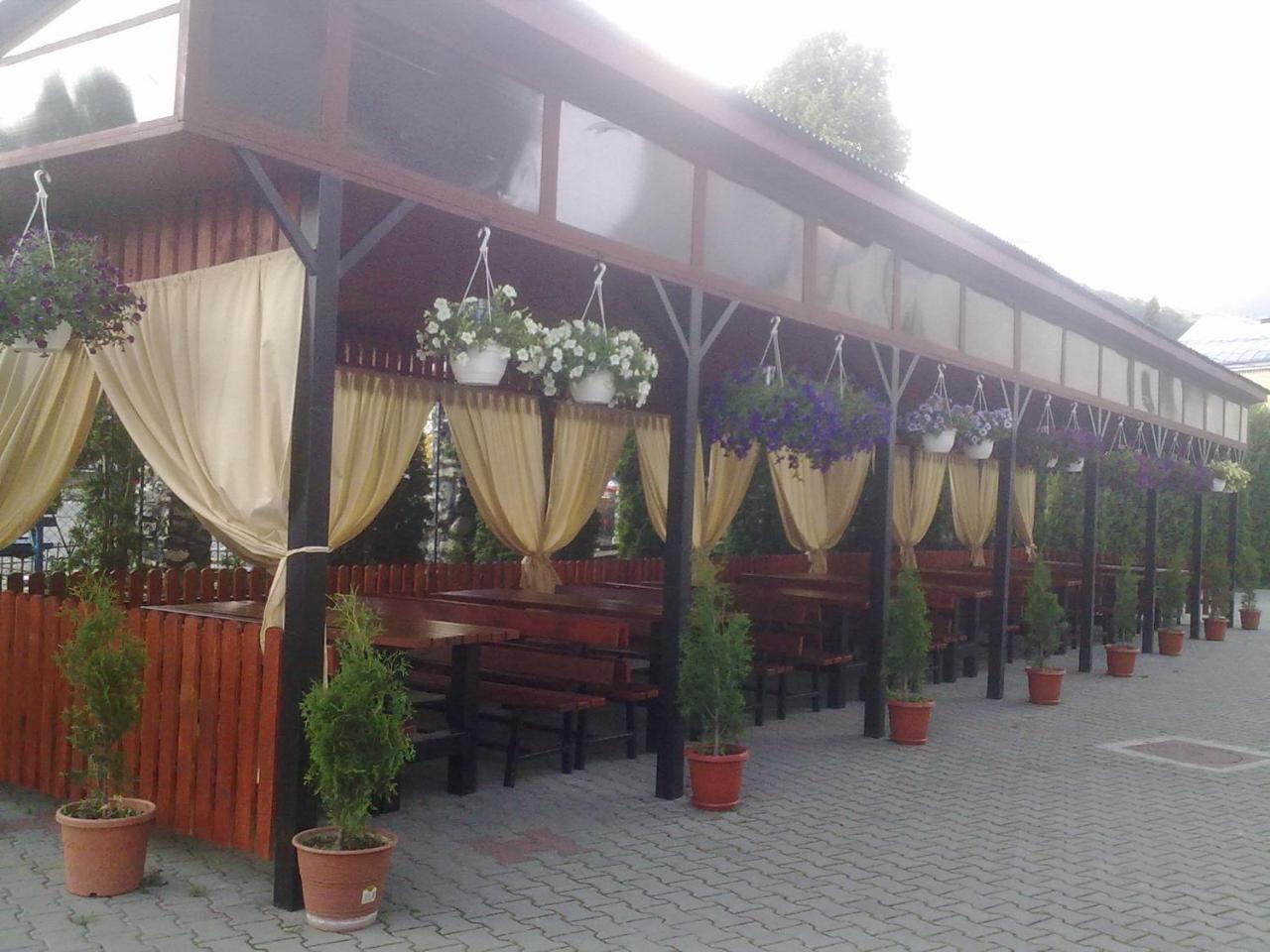 Hotel Ineul Rodna Экстерьер фото